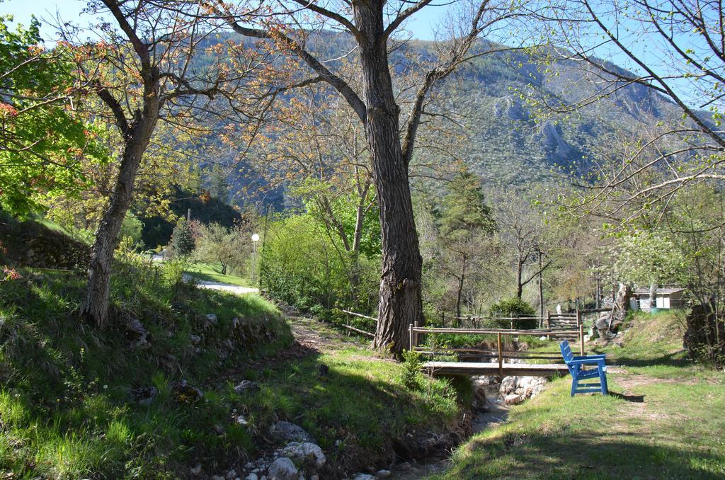 Camping Calme Et Nature Castellane Buitenkant foto