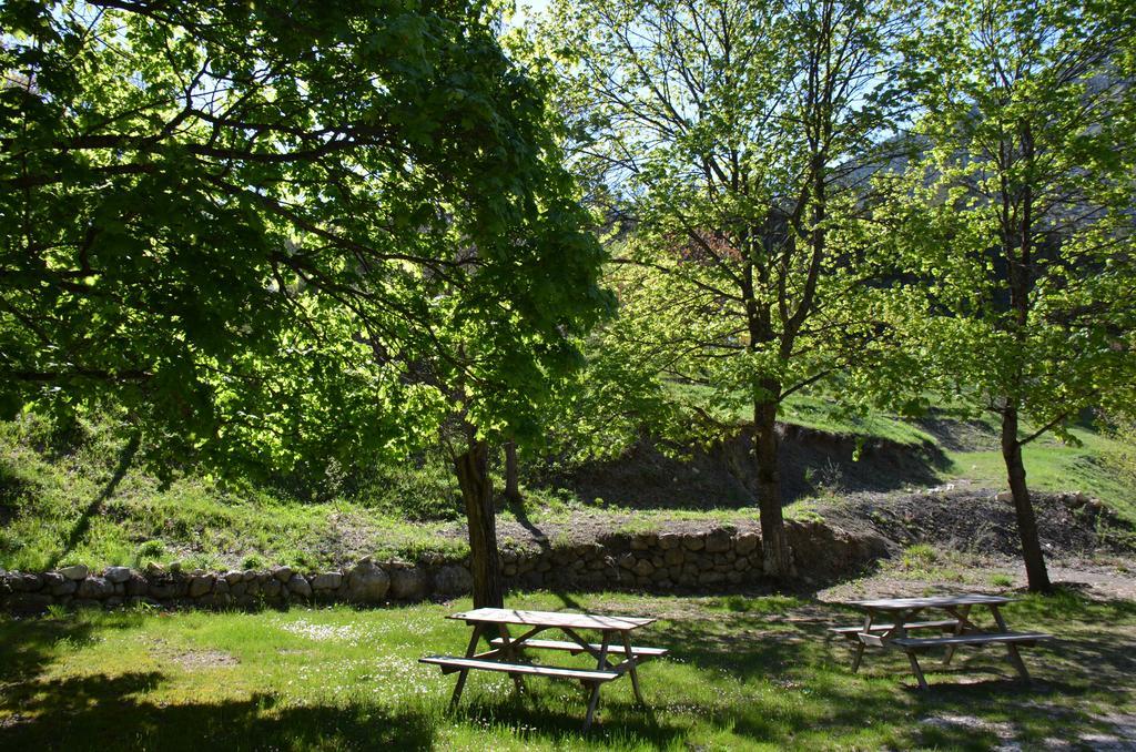 Camping Calme Et Nature Castellane Buitenkant foto