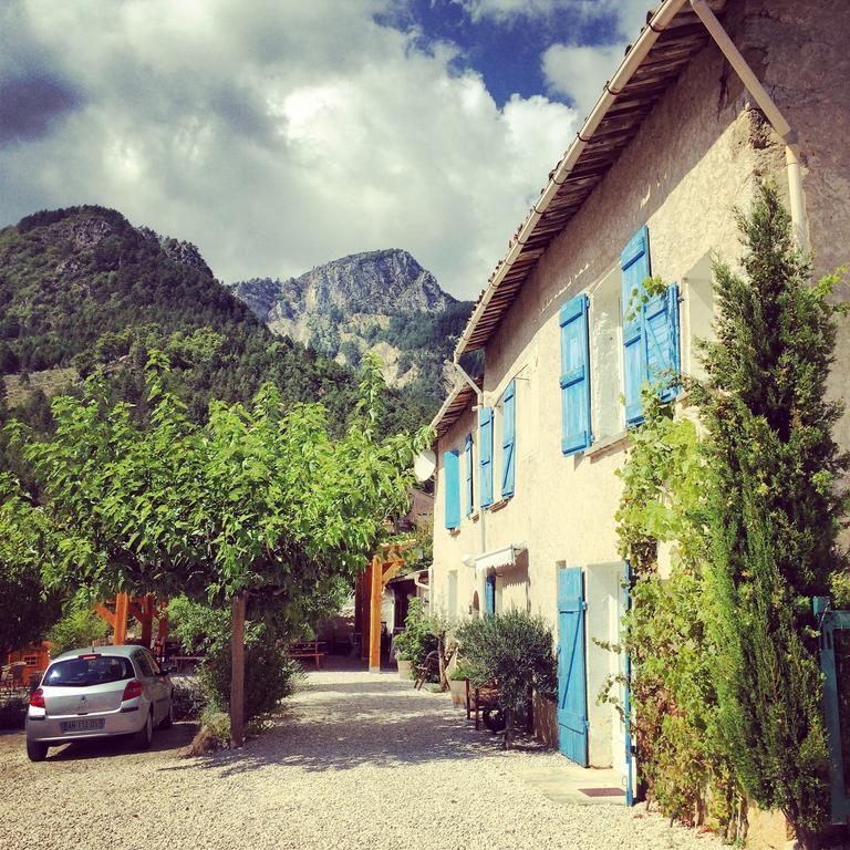 Camping Calme Et Nature Castellane Buitenkant foto