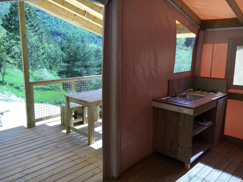 Camping Calme Et Nature Castellane Buitenkant foto