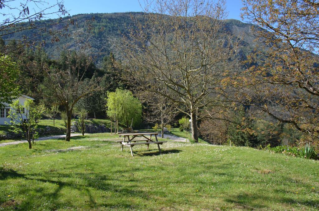 Camping Calme Et Nature Castellane Buitenkant foto